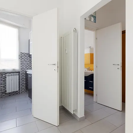 Bande Nere Mm1 - Modern With Balcony! Διαμέρισμα *